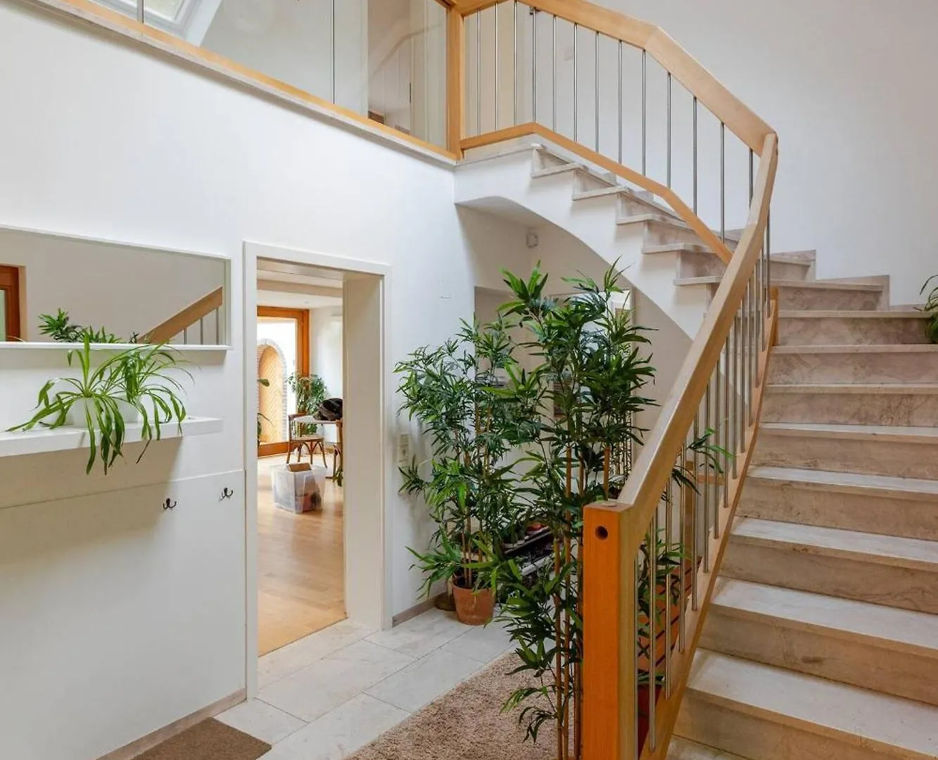 Family Mansion In Cologne Villa